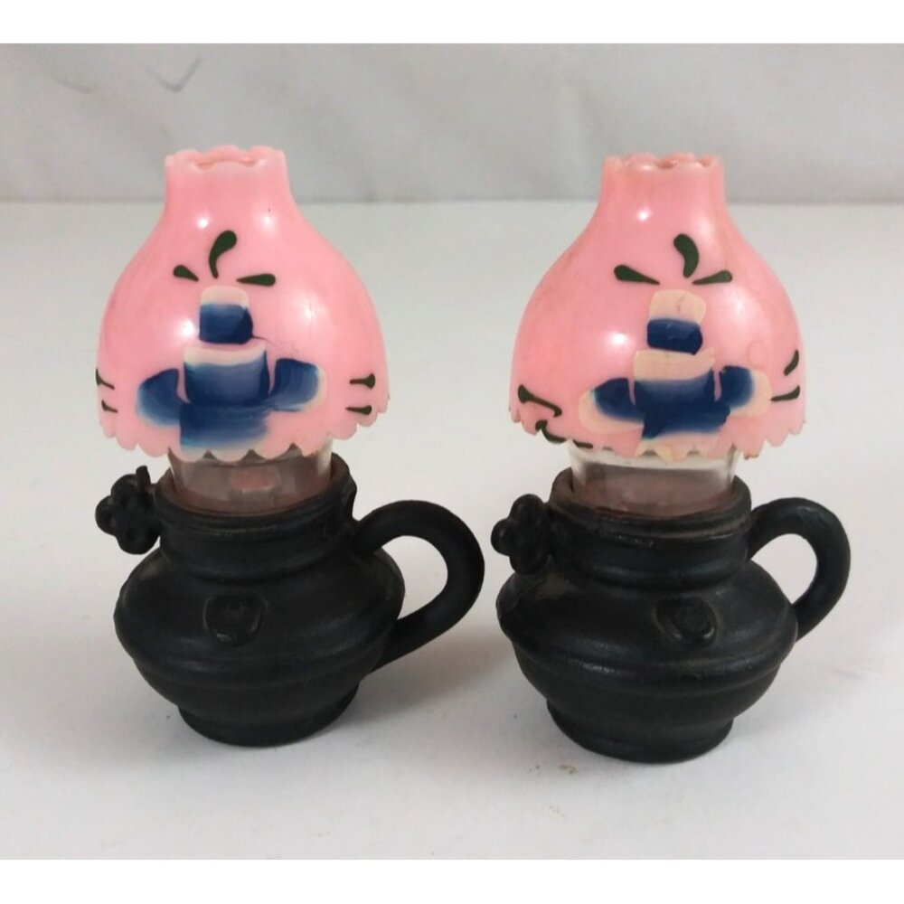 Vintage 1950s Cape Cod Cast Iron Oil Lamp 3" Salt & Pepper Shakers